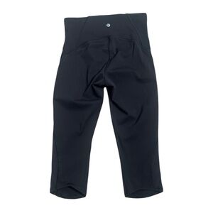 Lululemon Black crop Leggings side meshes size 6 gym workout yoga activewear